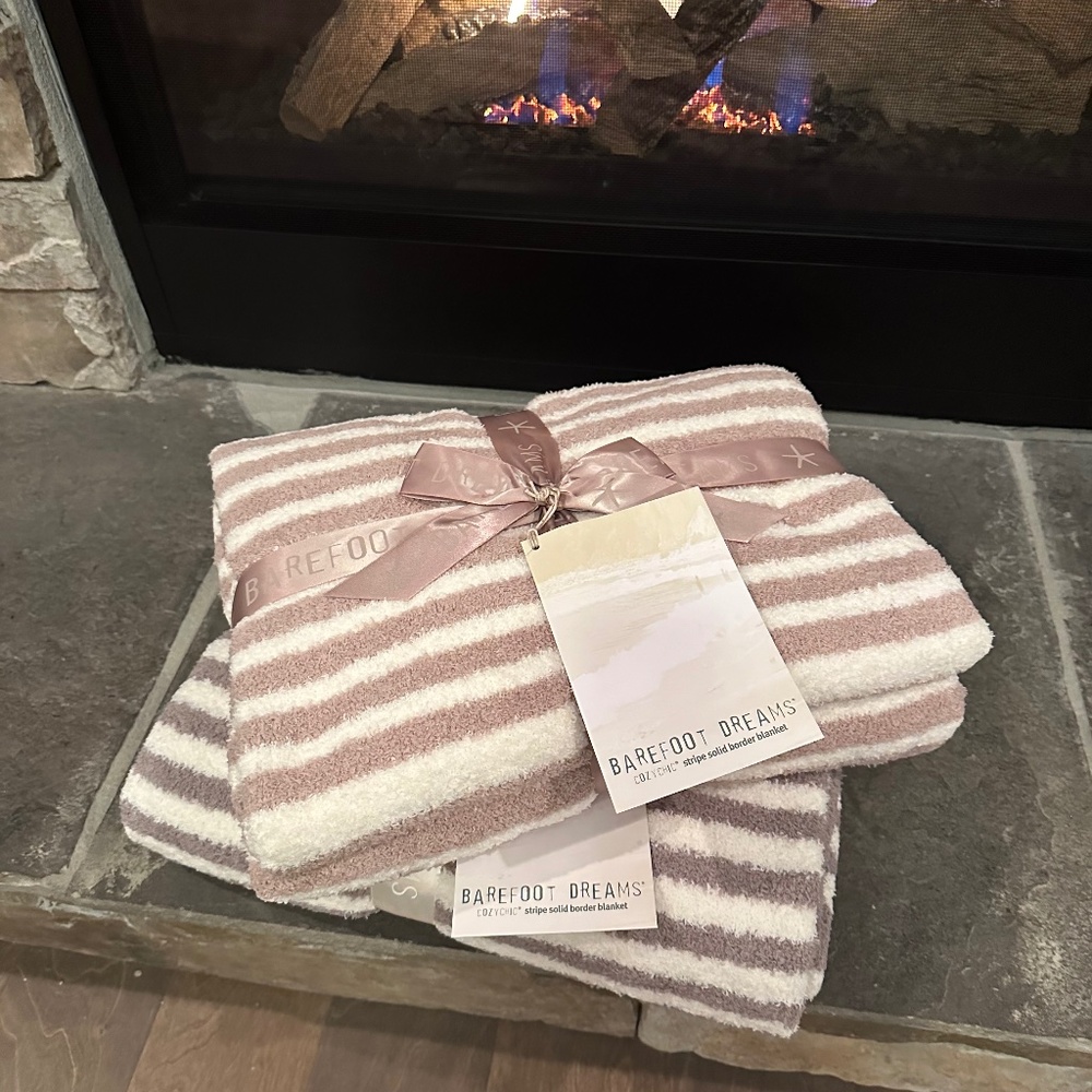 Running low on stock!! BNWT Barefoot Dreams Cozy Chic Stripe Throw Blankets